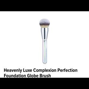IT complexion perfection foundation brush